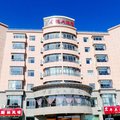 哈巴河县厚德大酒店外观图 哈巴河县厚德大酒店外观图