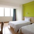 7天连锁酒店(广州北京路步行街店)外观图 7天连锁酒店(广州北京路步行街店)外观图