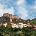 青岛海林山庄大酒店外观图 青岛海林山庄大酒店外观图