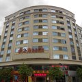 云浮雄威酒店外观图 云浮雄威酒店外观图