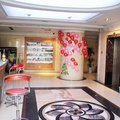 重庆七加一连锁酒店(解放碑步行街店)外观图 重庆七加一连锁酒店(解放碑步行街店)外观图