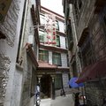 拉萨酷牦牛酒店(大昭寺店)外观图 拉萨酷牦牛酒店(大昭寺店)外观图