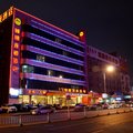 锦颐连锁酒店(呼和浩特展东路摩尔城店)外观图 锦颐连锁酒店(呼和浩特展东路摩尔城店)外观图