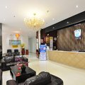 广州花城之星连锁酒店(地铁5号线动物园店)外观图 广州花城之星连锁酒店(地铁5号线动物园店)外观图