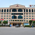 天峨五吉大酒店外观图 天峨五吉大酒店外观图