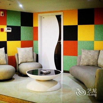 凤凰客巢主题酒店酒店提供图片