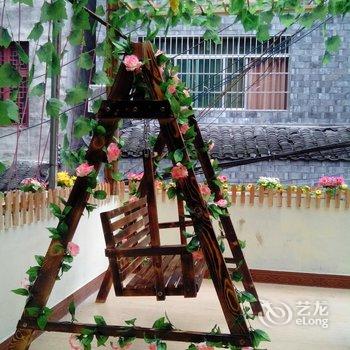凤凰一家人客栈酒店提供图片