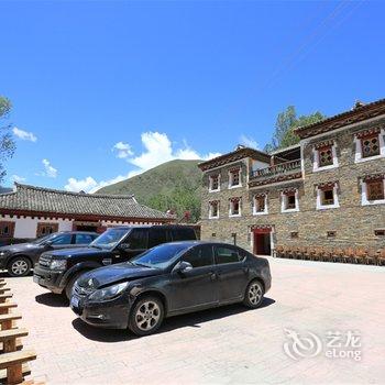 318连锁汽车旅馆(新都桥自驾游营地)酒店提供图片