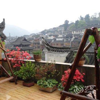凤凰梦途驿站酒店提供图片