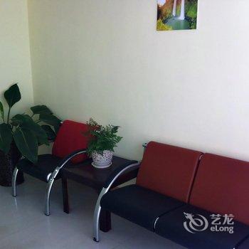 易捷假日连锁酒店平度胶平路店酒店提供图片