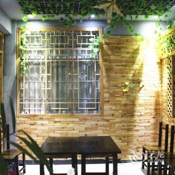 凤凰梦途驿站酒店提供图片