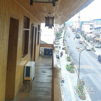海螺沟原木坊客栈酒店提供图片
