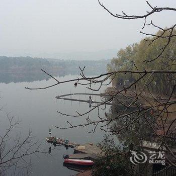 龙泉湖水天一色商务酒楼酒店提供图片