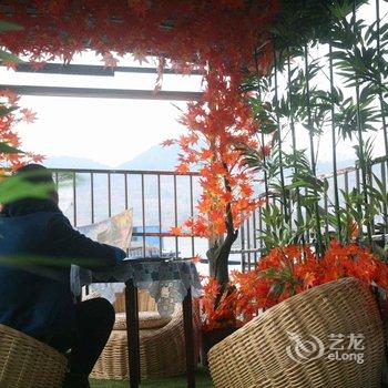 凤凰一家人客栈酒店提供图片