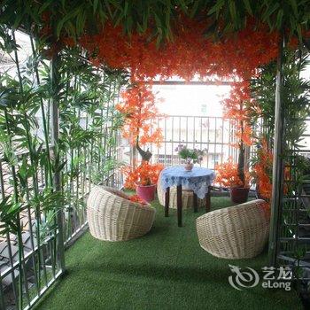 凤凰一家人客栈酒店提供图片