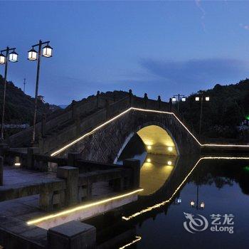 常山湖中居大酒店酒店提供图片