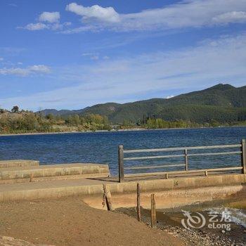 泸沽湖听花堂海景花园客栈(原大嘴窝窝客栈)酒店提供图片