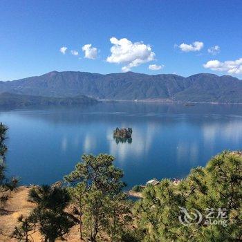 泸沽湖听花堂海景花园客栈(原大嘴窝窝客栈)酒店提供图片