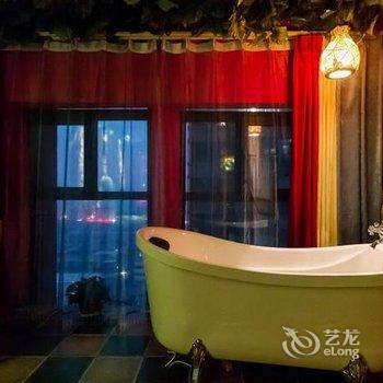 新乡全城热恋主题酒店酒店提供图片