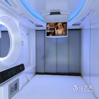 【深圳罗湖口岸太空舱胶囊青年旅舍】地址:春