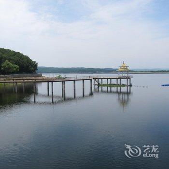 牡丹江镜泊湖枕湖楼宾馆酒店提供图片