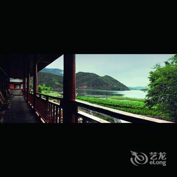 泸沽湖爱这生活逦水庄酒店提供图片