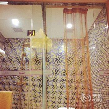 天鹅恋情侣主题酒店(西安小寨店)酒店提供图片