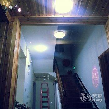 凤凰正中客栈酒店提供图片