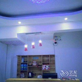 凤凰正中客栈酒店提供图片