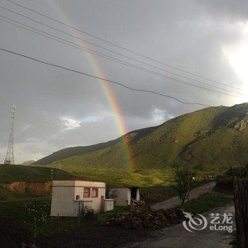 碌曲郎木寺红石崖宾馆酒店提供图片