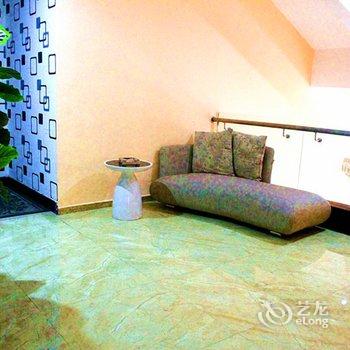 凤凰客巢主题酒店酒店提供图片