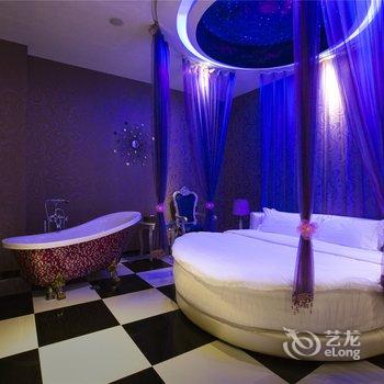 天鹅恋情侣主题酒店(西安小寨店)酒店提供图片