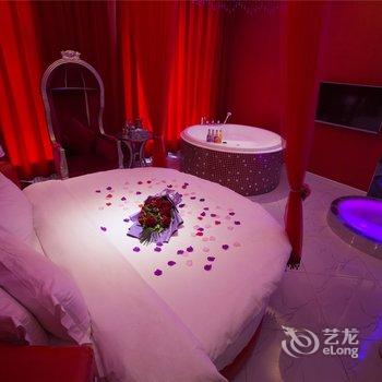 天鹅恋情侣主题酒店(西安小寨店)酒店提供图片