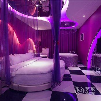 天鹅恋情侣主题酒店(西安小寨店)酒店提供图片