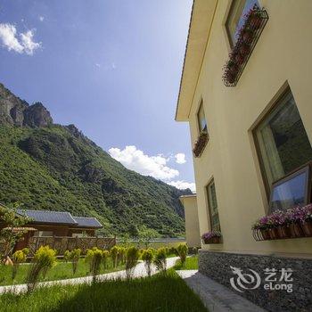 松潘黄龙金凤假日山庄酒店提供图片