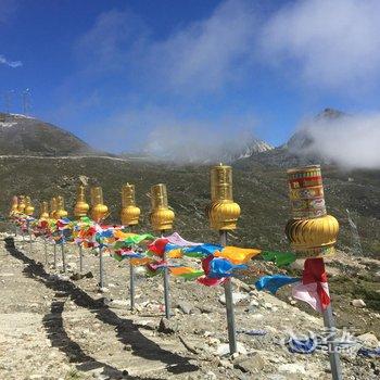 康定新都桥折多山驿站酒店提供图片