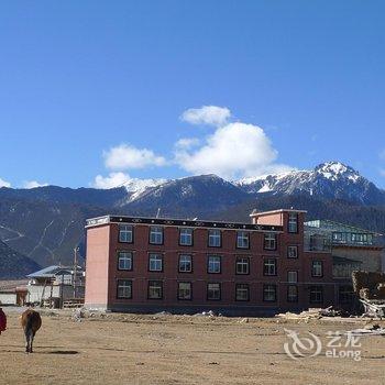 香格里拉东山顶上牧场客栈酒店提供图片