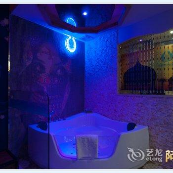 泊宁创想主题酒店(鄞州罗蒙环球城店)酒店提供图片