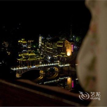 凤凰百花园临江主题客栈酒店提供图片