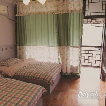凤凰百花园临江主题客栈酒店提供图片