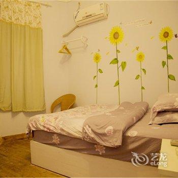 凤凰百花园临江主题客栈酒店提供图片
