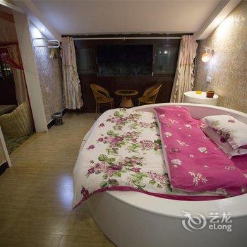 凤凰百花园临江主题客栈酒店提供图片