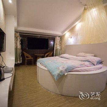 凤凰百花园临江主题客栈酒店提供图片