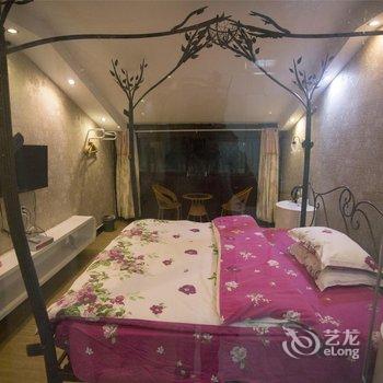 凤凰百花园临江主题客栈酒店提供图片