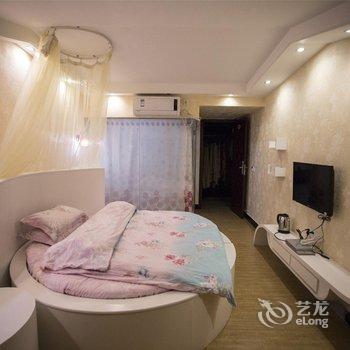 凤凰百花园临江主题客栈酒店提供图片