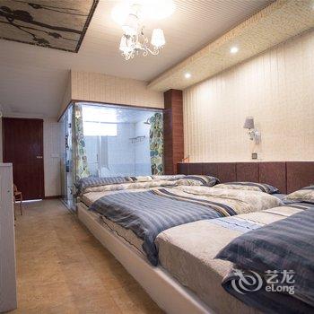 凤凰百花园临江主题客栈酒店提供图片