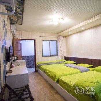 凤凰百花园临江主题客栈酒店提供图片