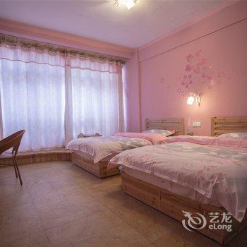 凤凰百花园临江主题客栈酒店提供图片