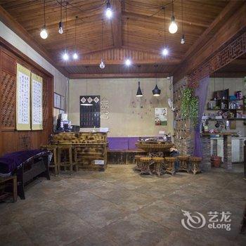 凤凰百花园临江主题客栈酒店提供图片