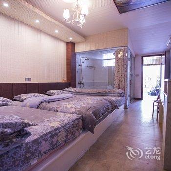 凤凰百花园临江主题客栈酒店提供图片